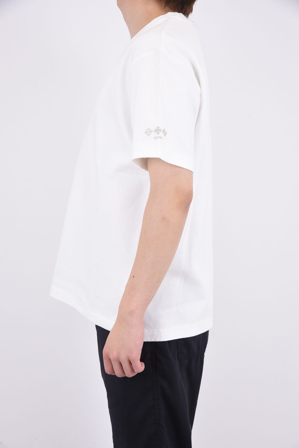 MEROPE / ロゴブリスター ジャカード クルーネック Tシャツ ホワイト