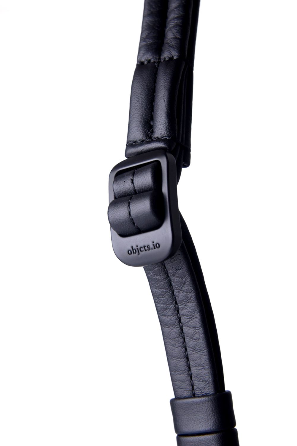 ESSENTIAL DAILY HOBO SMALL / シュリンクレザー ショルダートートバッグ (ブラック)