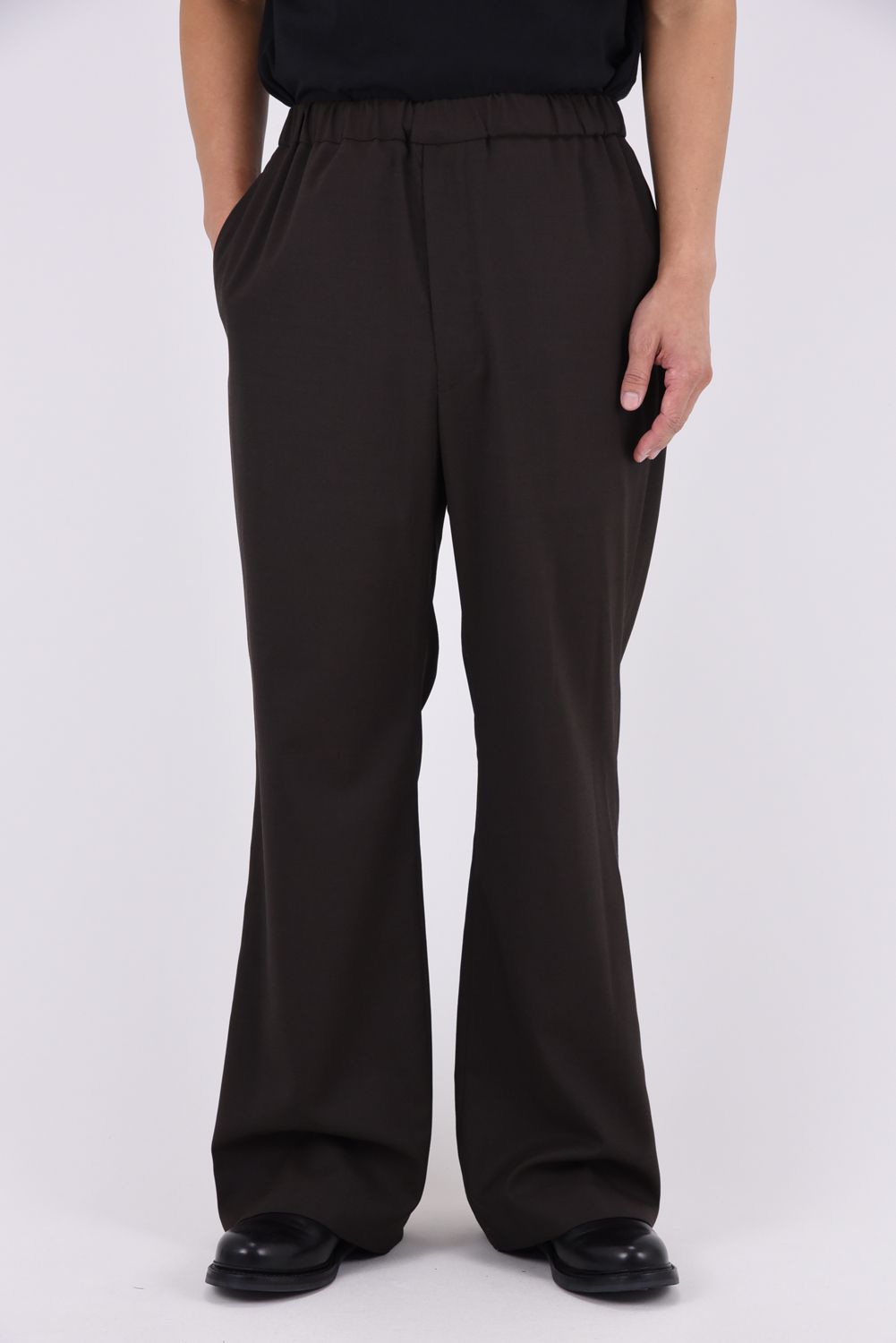 TWILL SOFT FLARE PANTS / ツイル ソフトフレアパンツ (ブラウン)