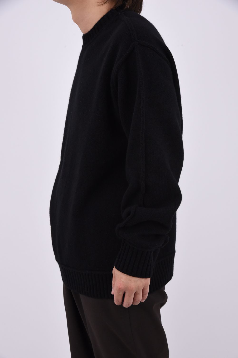 SEAM DETAIL CREWNECK / シーム ディテール クルーネック ニット (ブラック)