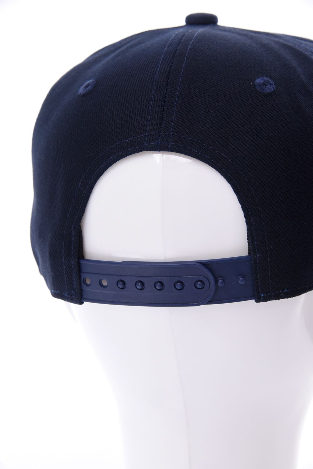 【26SS】 WAVE FLAT BILL CAP / ウェーブ刺繍 メタルロゴ フラットキャップ (ネイビー)