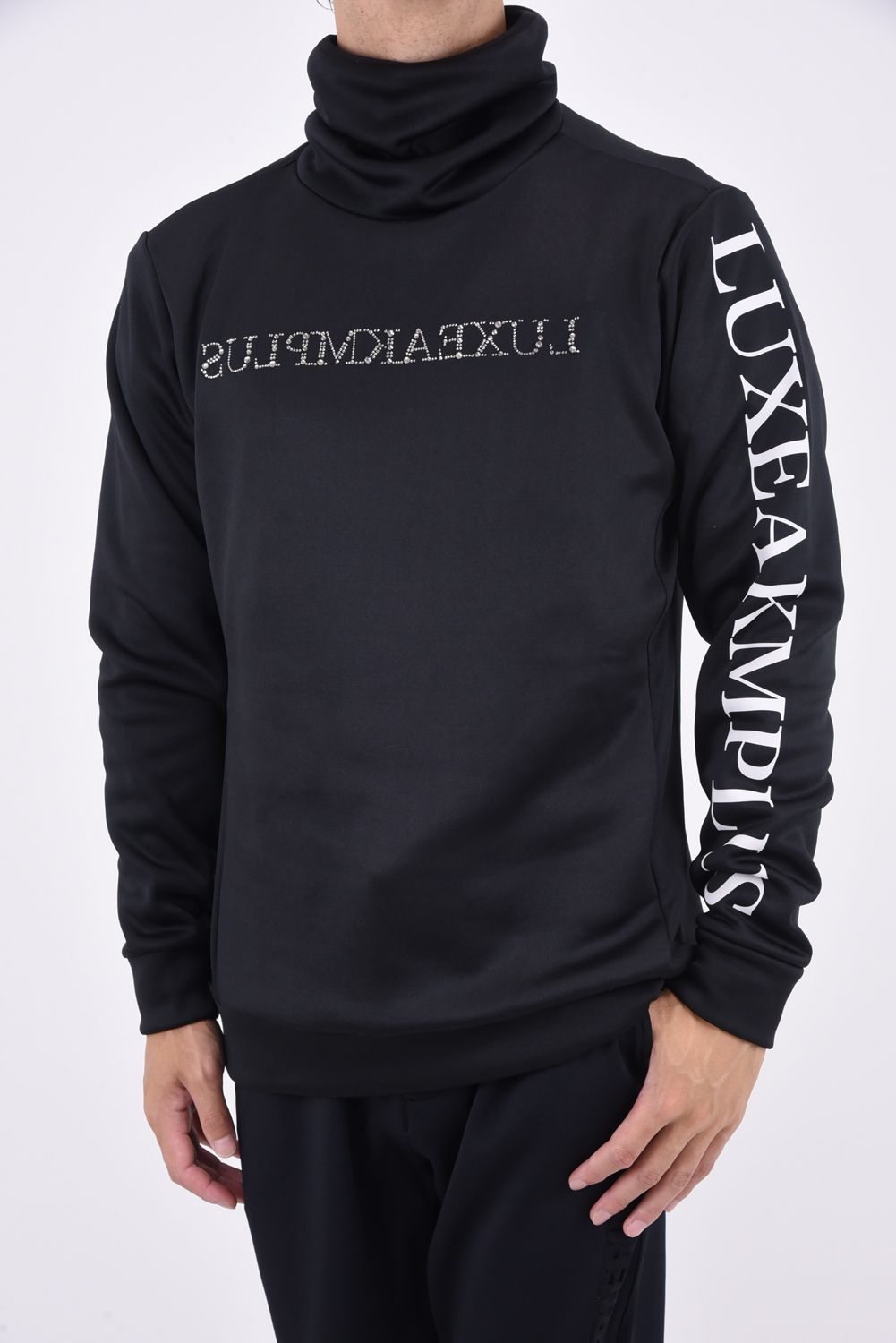 HIGH NECK BRUSHED BACK / ランダム ラインストーン ハイネックTシャツ ブラック