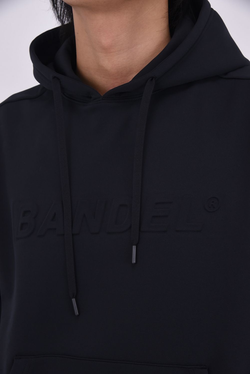 【25AW】 EMBOSSED LOGO HOODIE / 裏起毛 エンボスロゴ プルオーバーパーカー (ブラック)