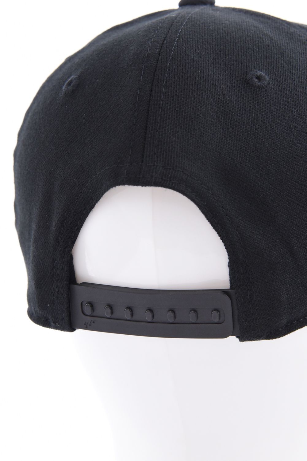 【26AW】 PREMIUM SNAPBACK 113G LOGO CAP / スナップバック フラットキャップ (ブラック)