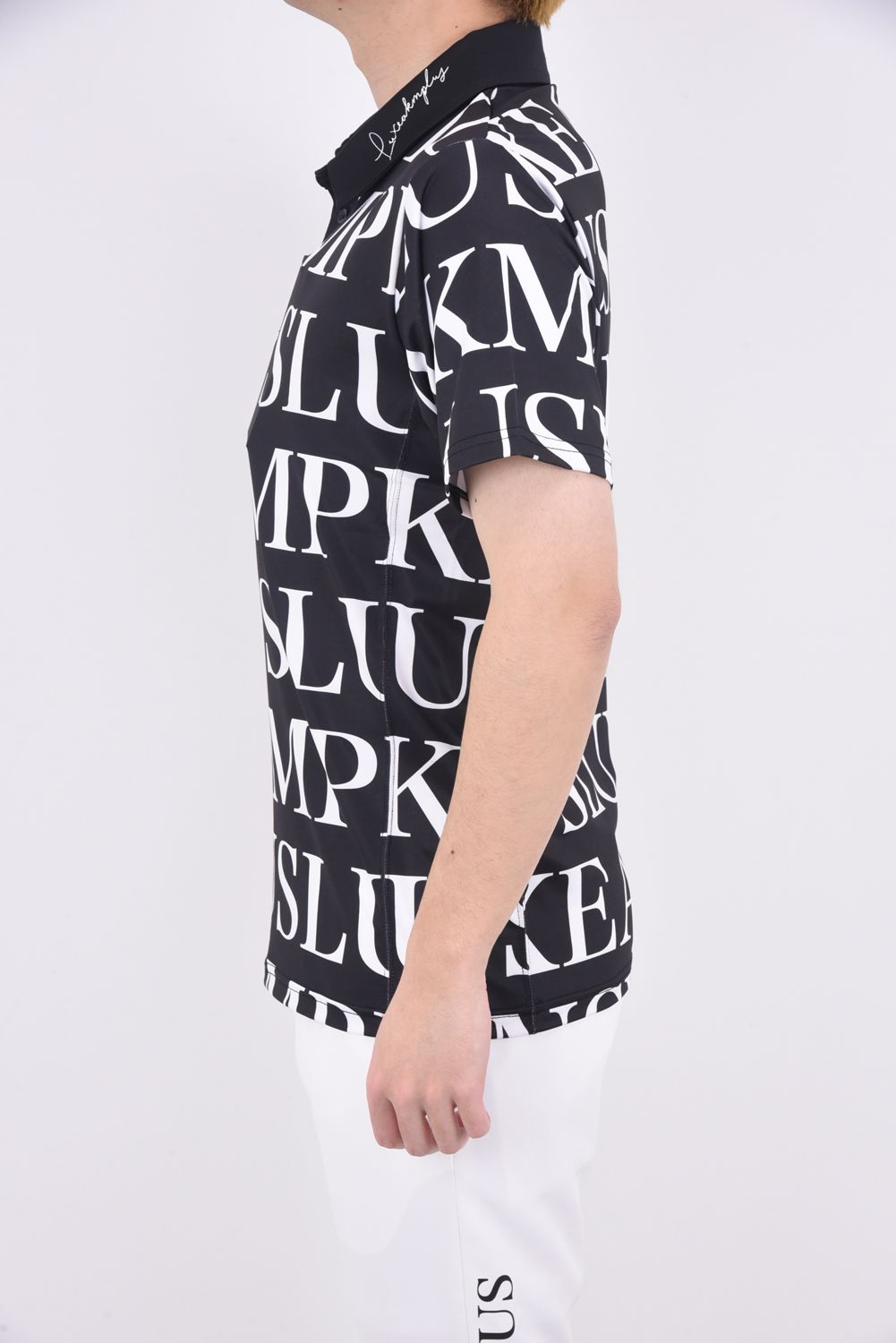 HORIZONTAL PATTERN LOGO POLO SHIRTS / 襟ロゴ 総柄 半袖ポロシャツ (ブラック)
