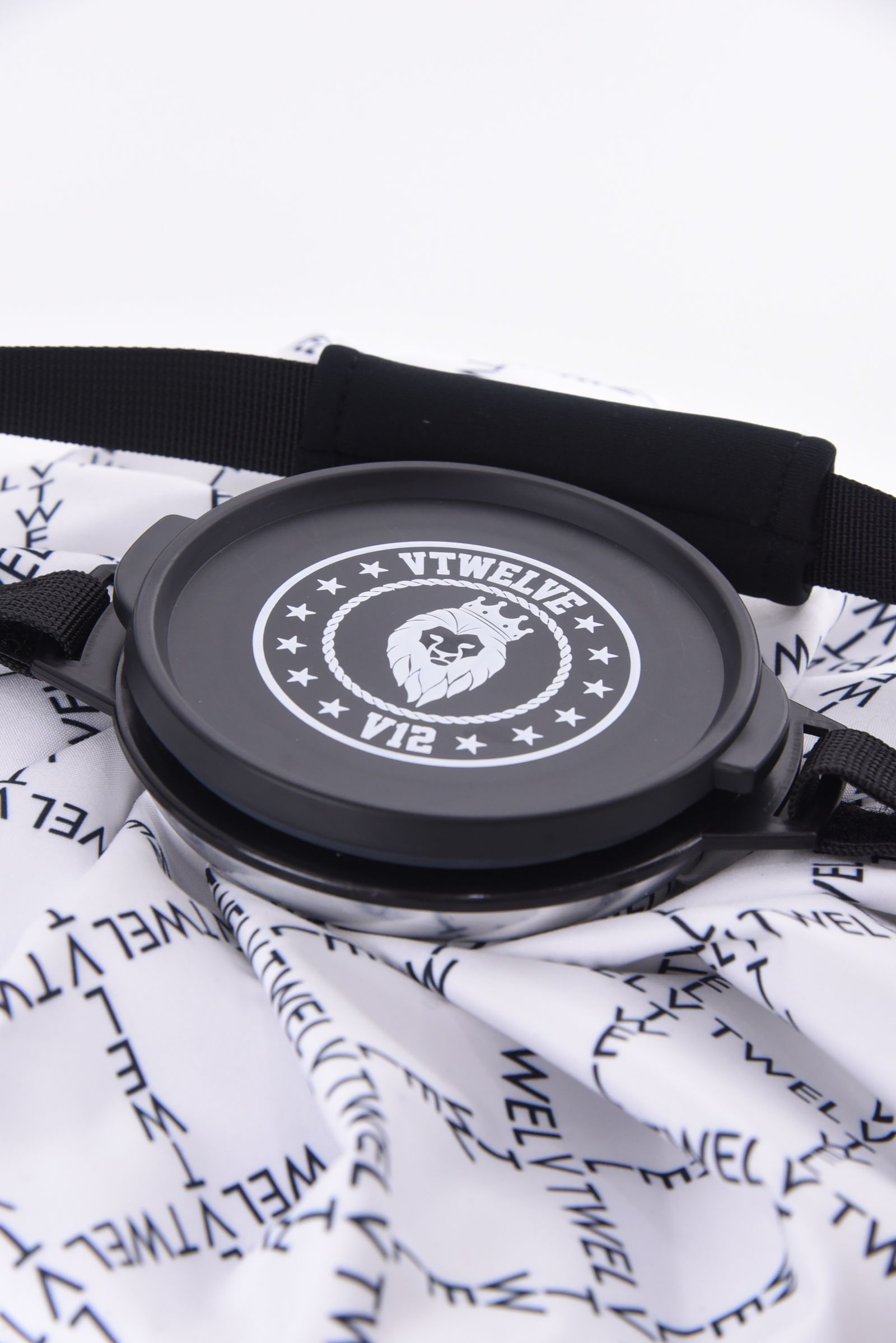 【26SS】 TYPO GRID ICE BAG / ブランドロゴ総柄 アイスバッグ (ホワイト)