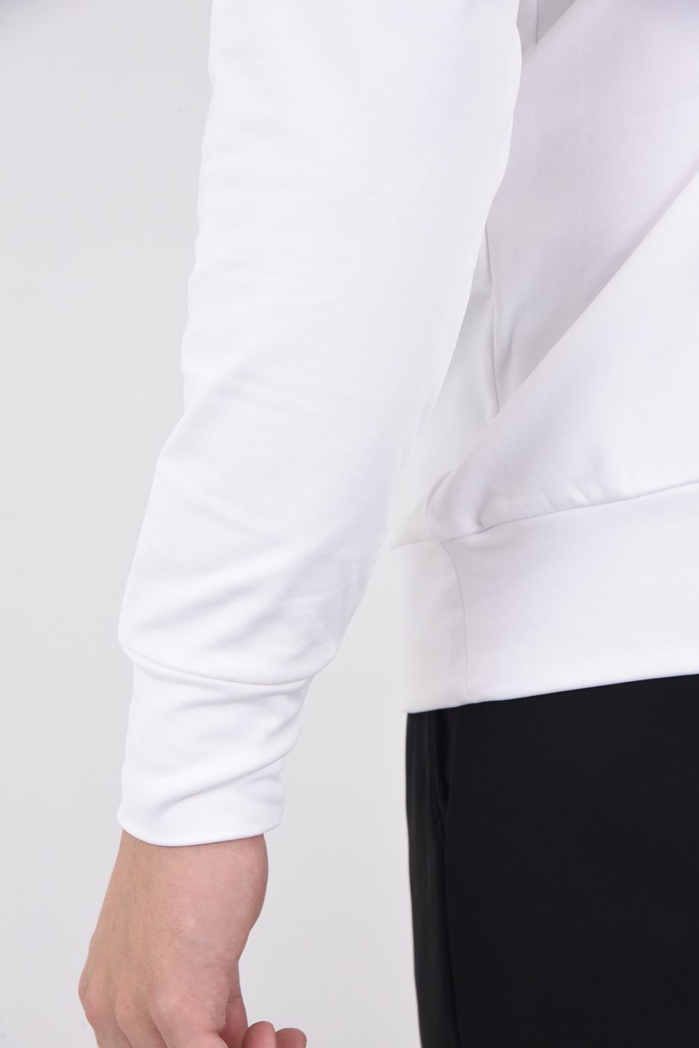 LUXE AKM PLUS LOGO HIGH NECK T-SHIRTS / フロントロゴ モックネック Tシャツ ホワイト