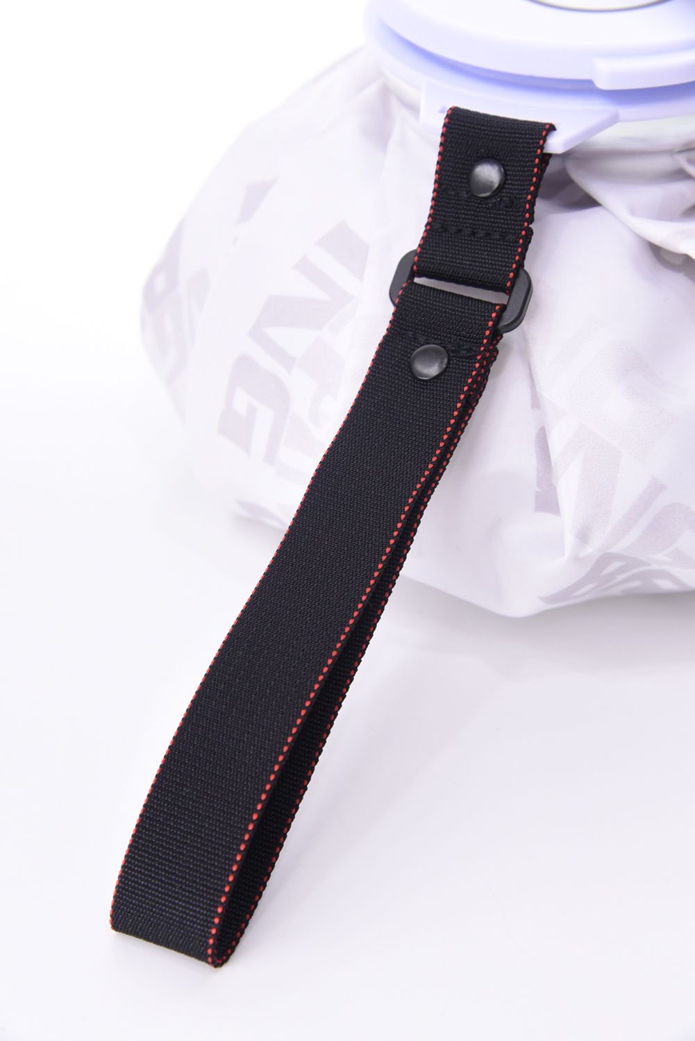 【26SS】【プレゼント好適品】【返品・交換不可】 SHADOW LOGO JQ ICE PACK / バイアスロゴジャカード アイスバッグ (ホワイト)