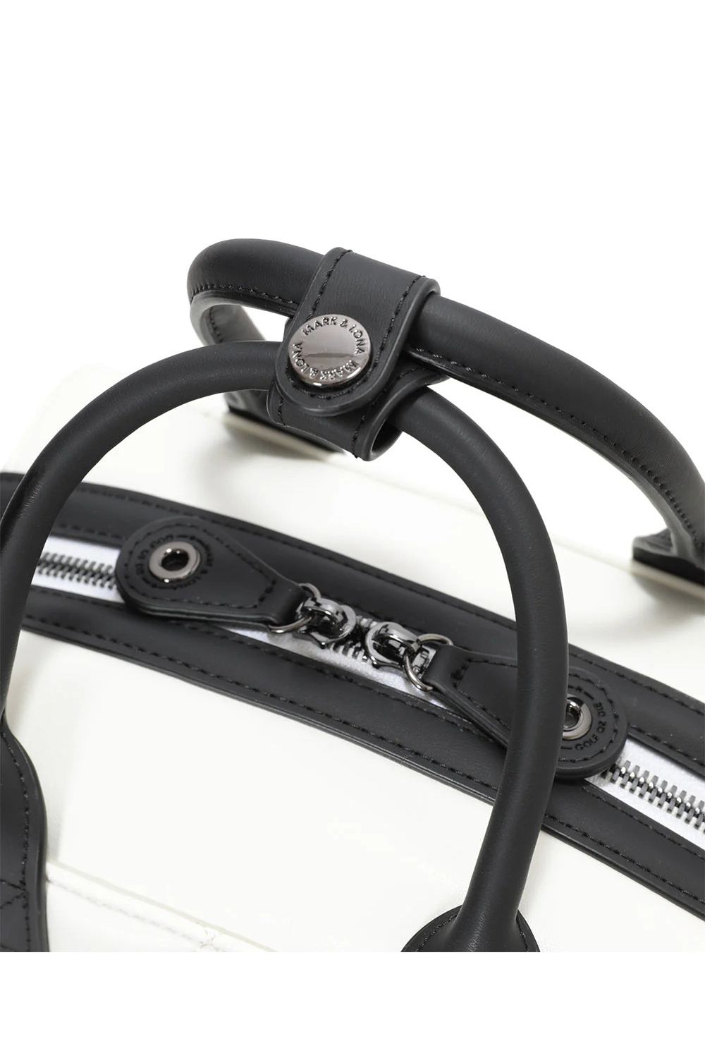 ETERNAL QUILTED BOX BAG / シンセティックレザー サークルスカル キルティング カートバッグ (ホワイト)