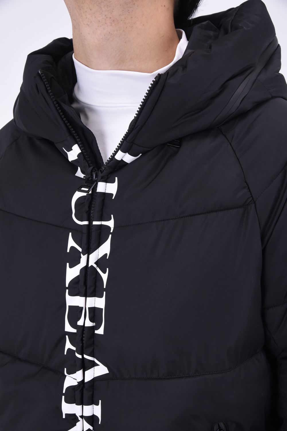 CENTER LOGO  HOODY / バックロゴ パデッドジャケット (ブラック)
