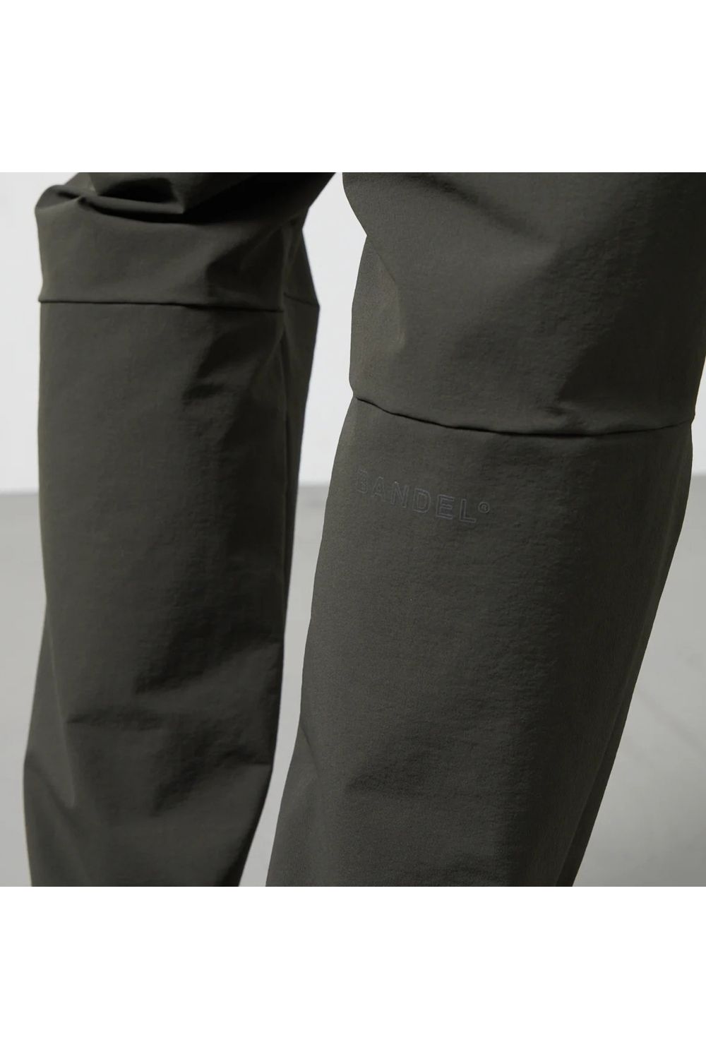 【26AW】 SHELL PANTS / CORDURA®ファブリック シェルパンツ (カーキ)