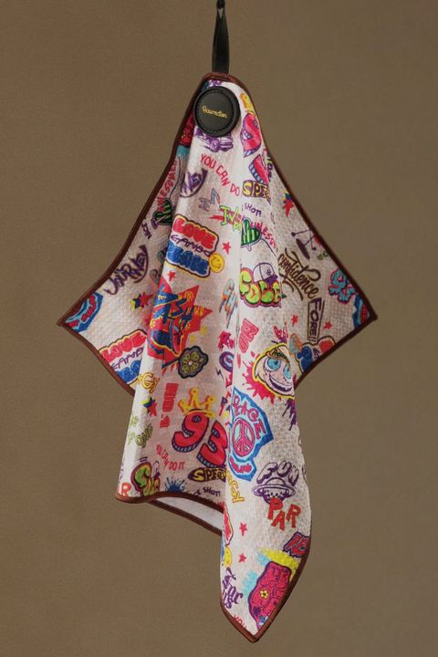 【金田久美子プロエディション】 Caddie Towel / カラビナ付き マグネット内蔵 キャディタオル (グラフィティベージュ)