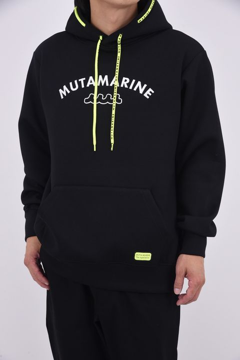 【25AW】 AROUND SPINDLE HOODIE / ダンボール素材 ブランドロゴ刺繍ワッペン プルオーバーパーカー (ブラック)
