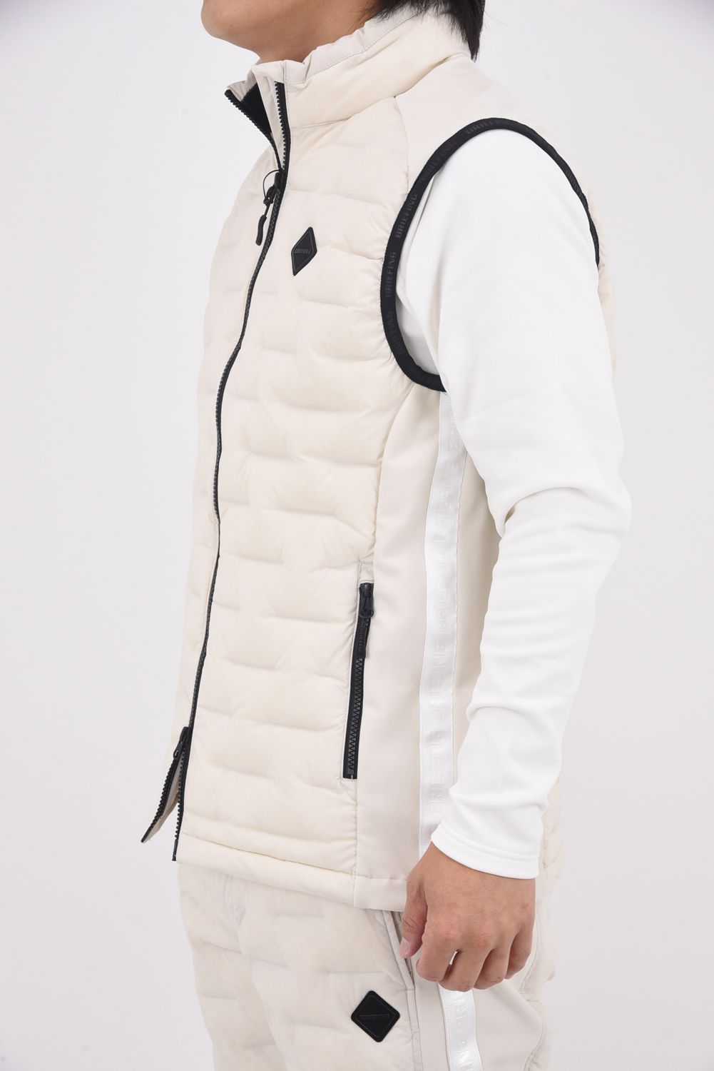 【25AW】 MEN'S HYBRID DOWN VEST / ストレッチタフタ ダイヤモンドロゴ ハイブリッドダウンベスト (ベージュ)