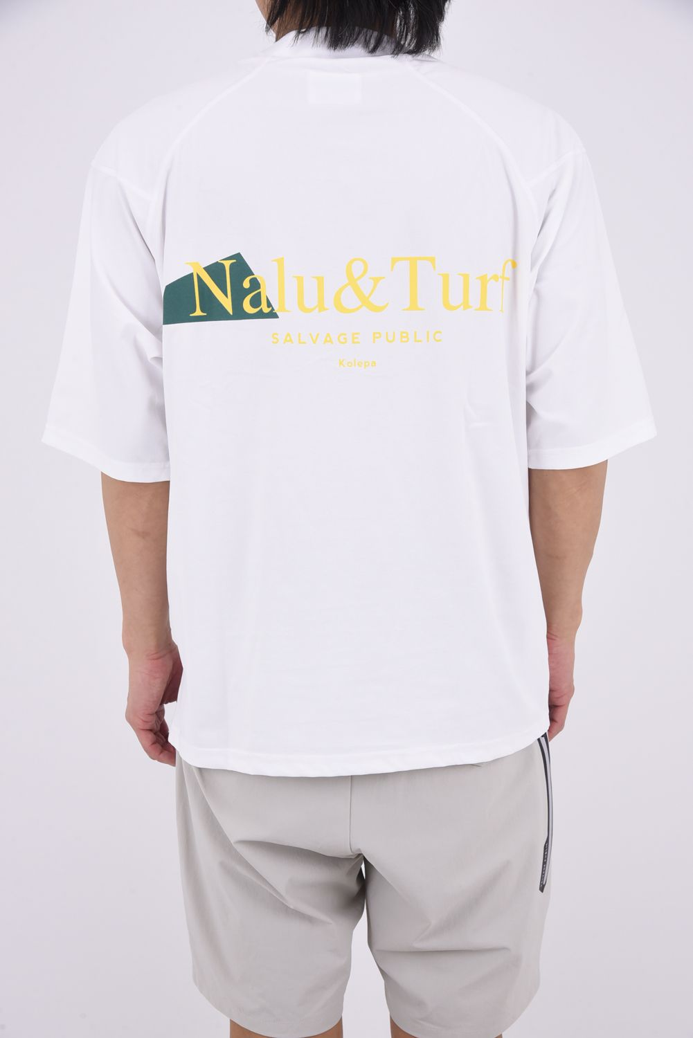 【26SS】 SURF Mockneck S/S(Nalu＆Turf) / NALU＆TURFプリント モックネックTシャツ (ホワイト)