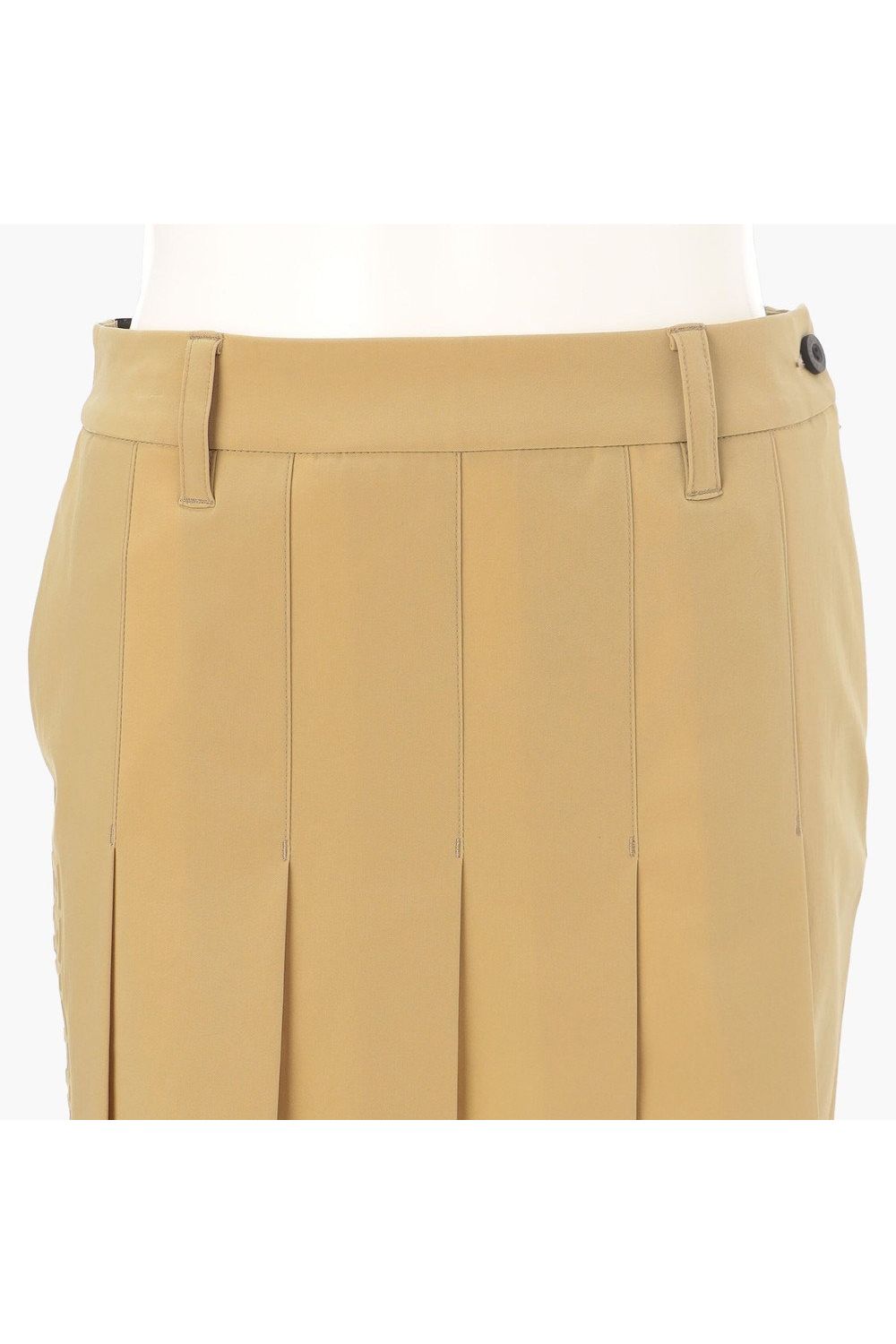 【26SS】【レディース】 WOMEN’S WR NYLON 3D LOGO PLEATED SKIRT / ナイロンストレッチ 3Dロゴ プリーツスカート (ベージュ)