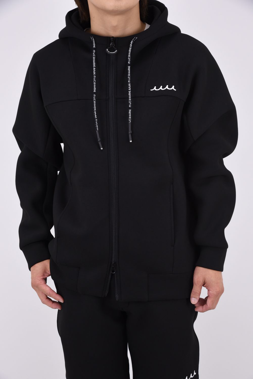 【26AW】 BONDING ZIP PARKA / ボンディング素材 BIGバックロゴ ジップアップパーカー (ブラック)