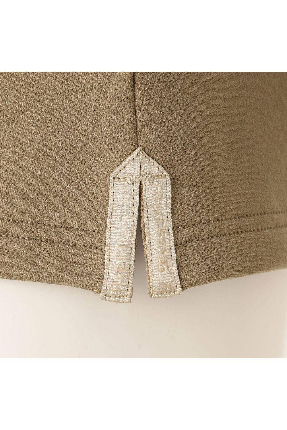 【26AW】【レディース】 WOMEN’S WARM LS HIGHNECK / 起毛素材 ブランドロゴ 長袖モックネックTシャツ (ベージュ)