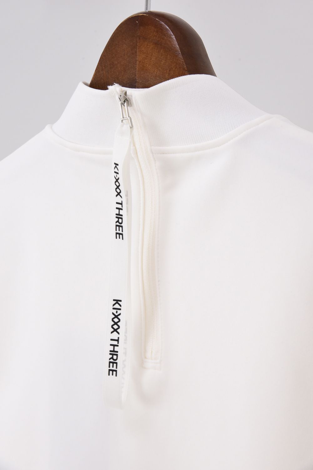 【26AW】【レディース】 BACK 1/4ZIP LS MOCK TEE / バックジップ 長袖モックネックTシャツ (ホワイト)