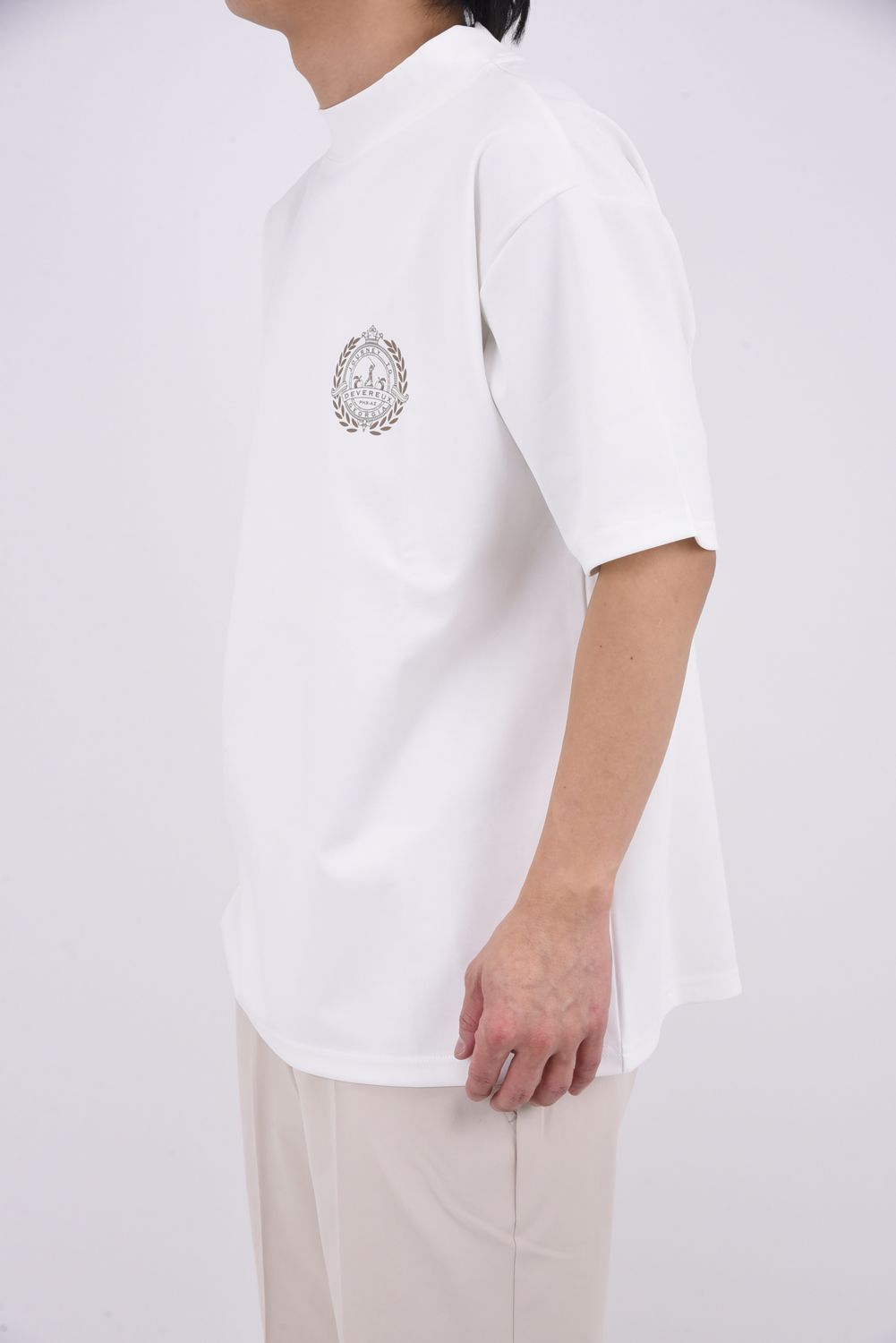 【26SS】 DVG Sol Defender MOCK NECK T / バックプリント オーバーサイズ モックネックTシャツ (ホワイト)