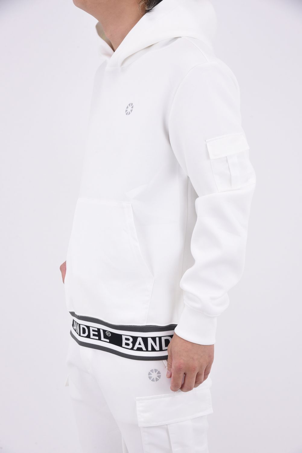 NYLON POCKET P/O HOODIE / ダンボール素材 ナイロンポケット プルオーバーパーカー (ホワイト)