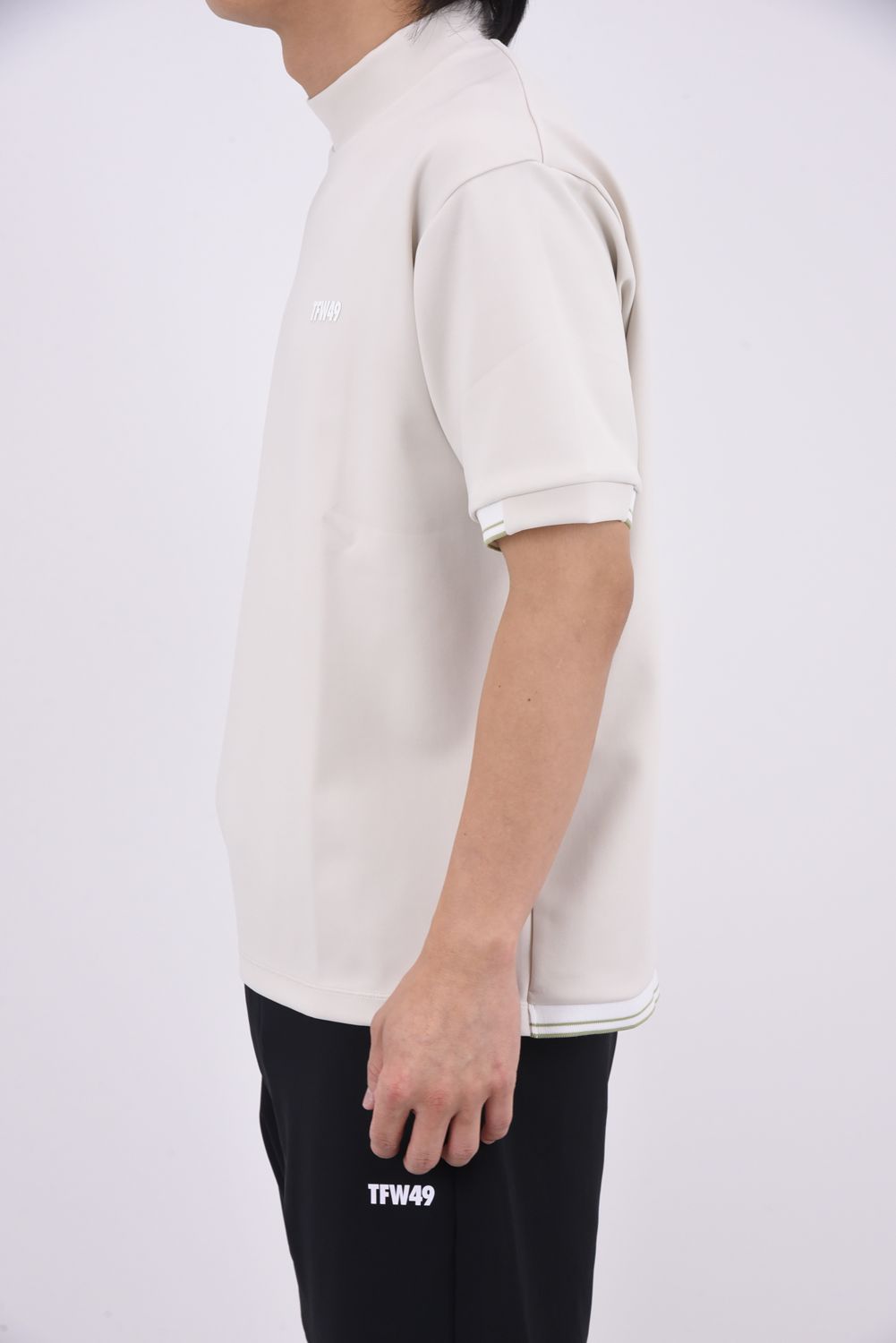 【26SS】 SS HALF MOCKNECK CUTSEW / オーバーサイズ ラインリブ モックネックTシャツ (アイボリー)
