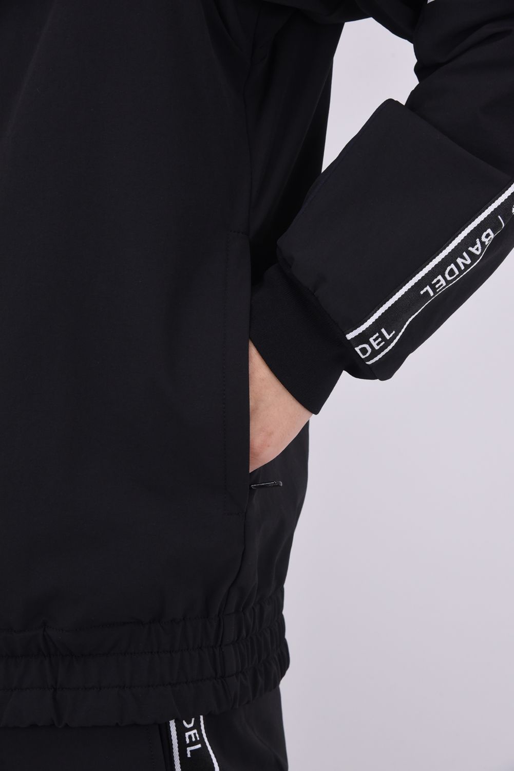 WATER REPELLENT PIPING ZIP PARKA / 4WAYストレッチ 撥水素材 ロゴテープ ジップパーカー (ブラック)