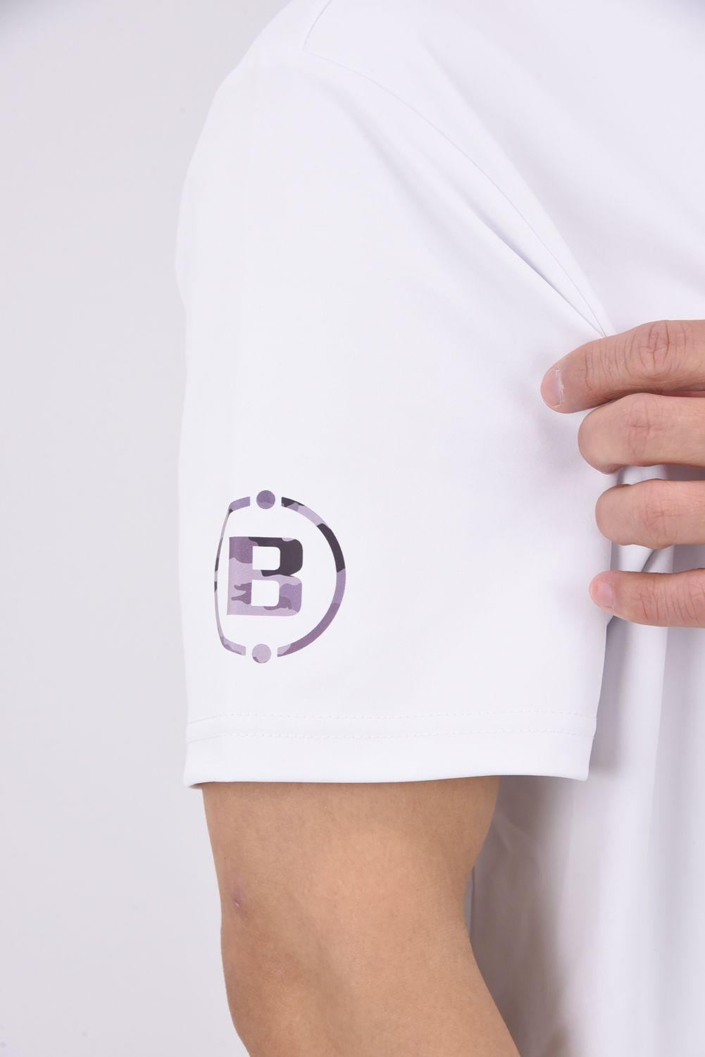 【GOSSIP GOLF 別注】  MONOCAMO BACKLOGO HIGHNECK RF / モノカモ バックロゴ モックネックTシャツ (ホワイト)