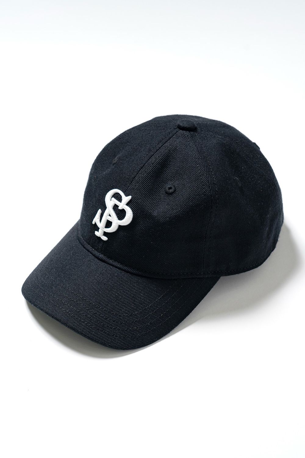 【26AW】 Club Cap / 3Dロゴ刺繍 レザーベルト キャップ (ブラック) (9月入荷予定）