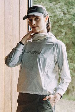 【レディース】 WOMEN’S WIND HOODIE / 4WAYストレッチタフタ テクニカル プルオーバーフーディー(ベージュ)