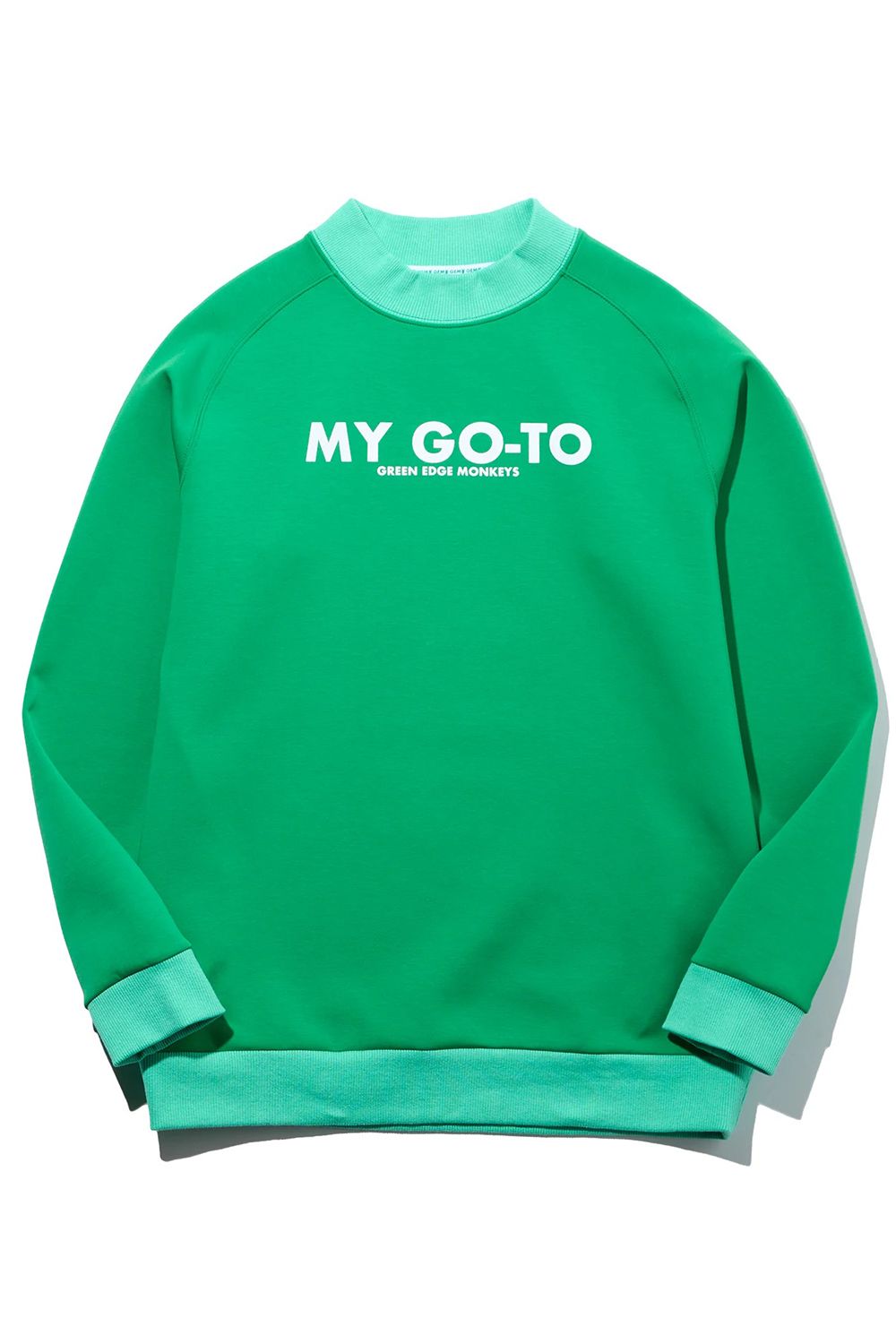 【26AW】 【ユニセックス対応】 COTTON STRETCH MOCK NECK / ダンボール素材 バックプリント モックシャツ (グリーン)