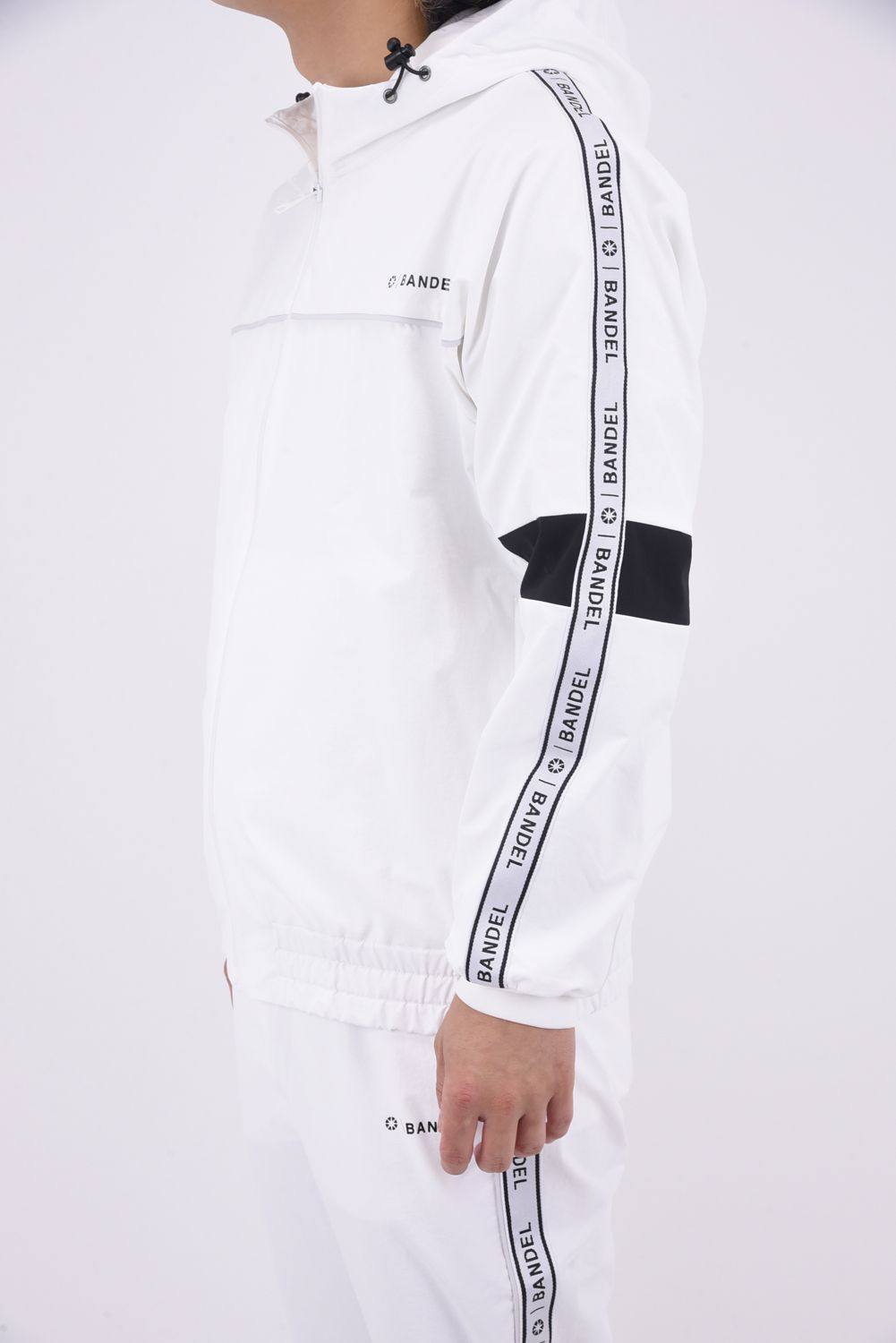 WATER REPELLENT PIPING ZIP PARKA / 4WAYストレッチ 撥水素材 ロゴテープ ジップパーカー (ホワイト)