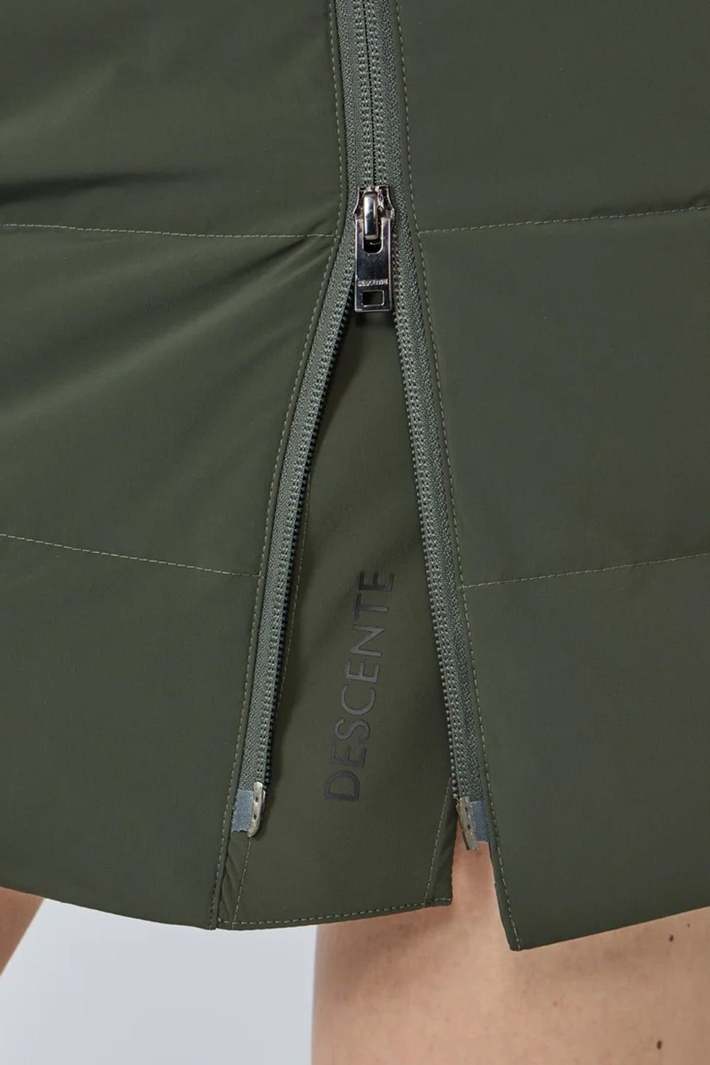 【25AW】【レディース】 はっ水防風後ろウエストゴムフルジップダウンスカート (グリーン)