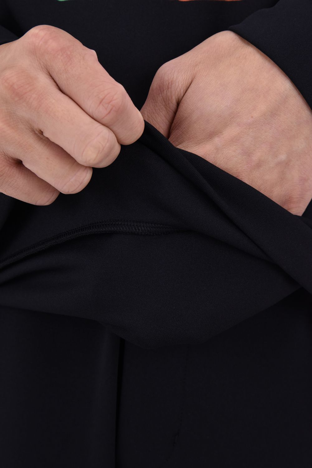【26AW】 【ユニセックス対応】 JERSEY MOCK NECK / ダンボールニット モンキープリント 長袖モックネックTシャツ (ブラック)