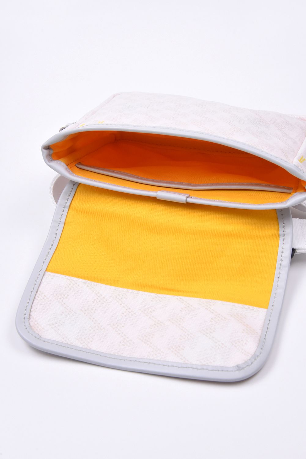 Aix （アイクス）  / ブランド オリジナルテキスタイル ウエストポーチ (モノホワイト)