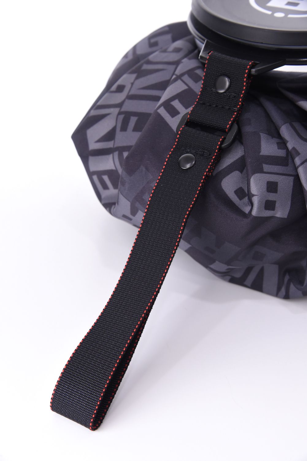 【26SS】【プレゼント好適品】【返品・交換不可】 SHADOW LOGO JQ ICE PACK / バイアスロゴジャカード アイスバッグ (ブラック)