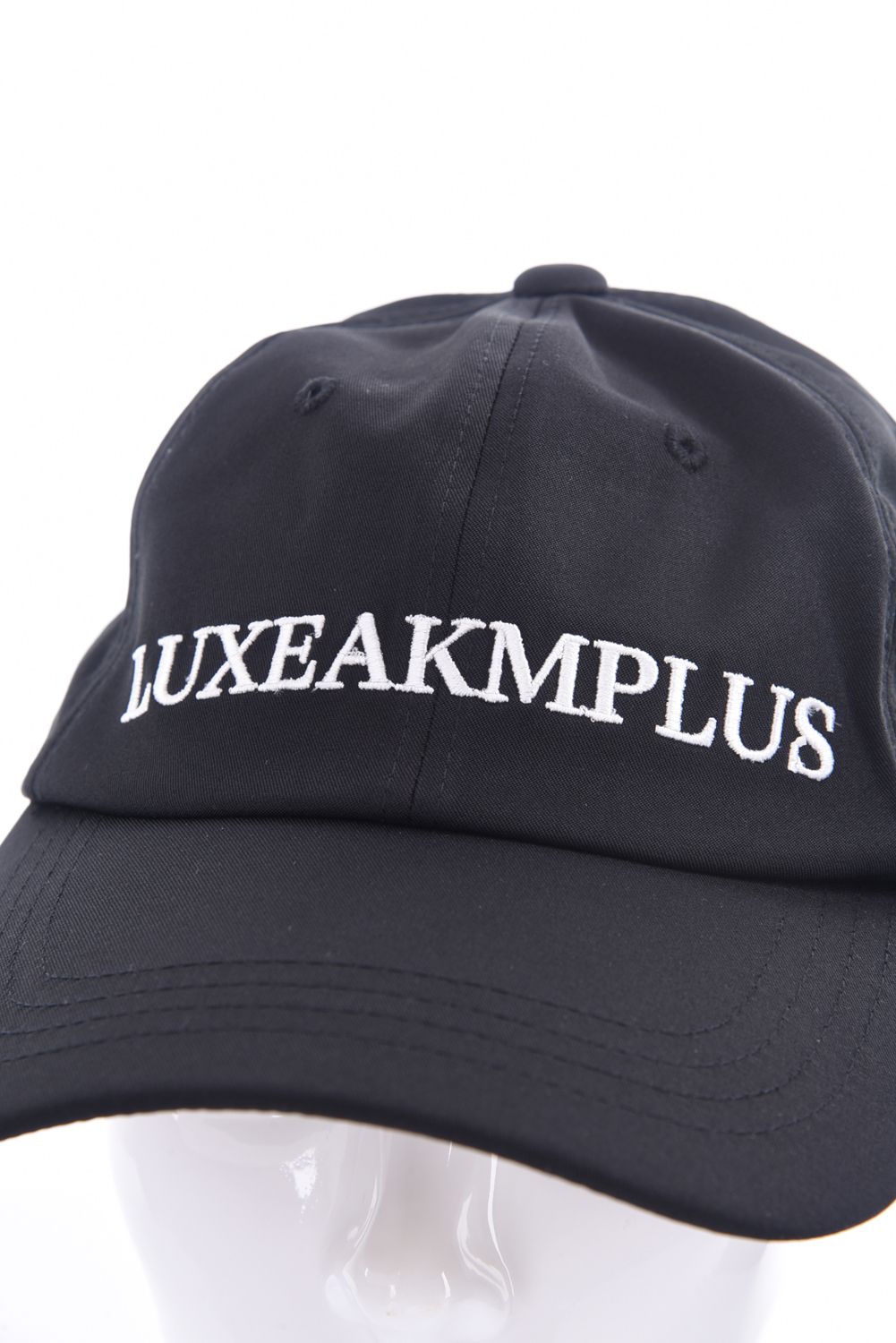 LUXE AKM PLUS LOGO CAP / ブランドロゴ キャップ ブラック
