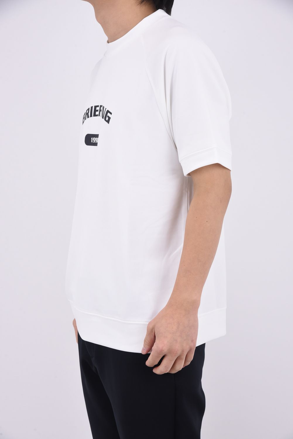 【26SS】 MEN’S COLLEGE LOGO HIGHNECK / カレッジロゴ リラックスフィット モックネックTシャツ (ホワイト)