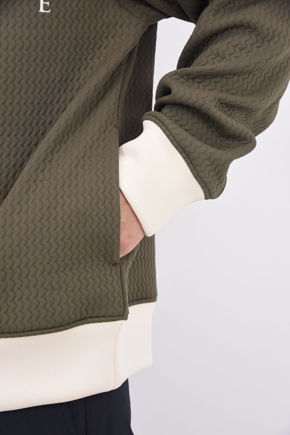 【25AW】 BLISTER JACQUARD PARKA / ブリスタージャカード ブランドロゴ プルオーバーパーカー (カーキ)