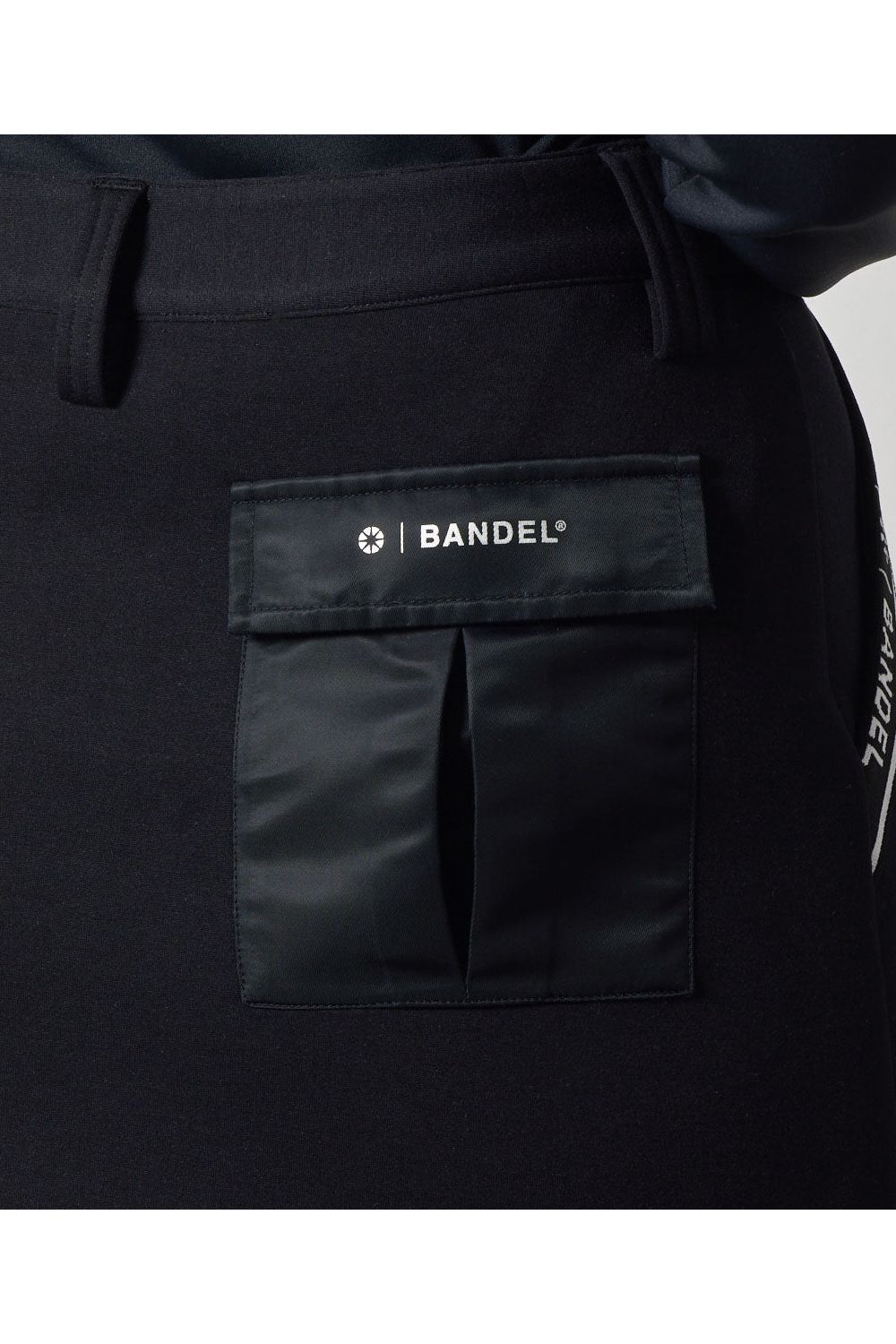 【レディース】 NYLON POCKET SKIRT / ダンボール素材 カーゴポケット スカート (ブラック)