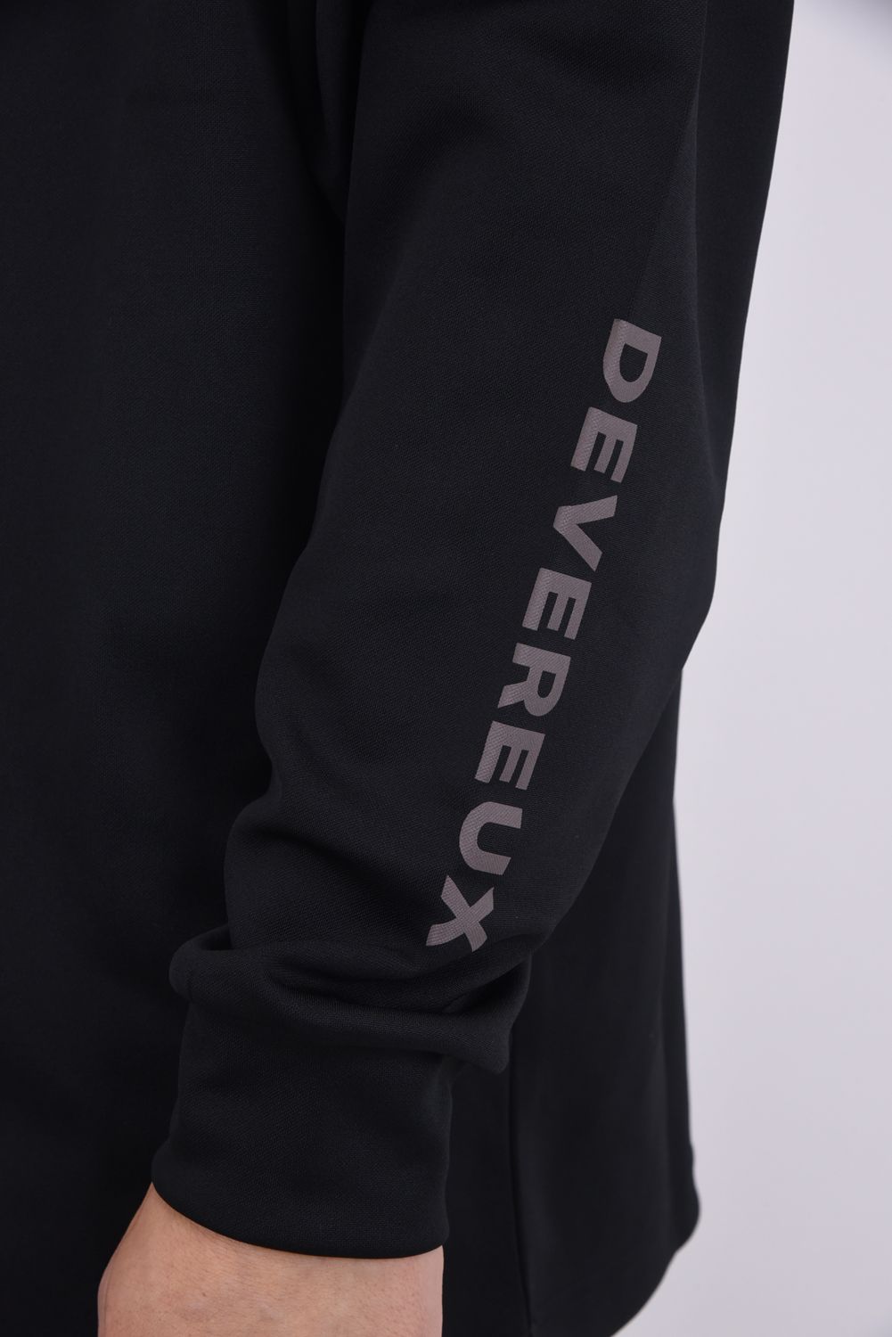 【25AW】 STINGER FITTED / バック スコーピオンデザイン ロングスリーブ モックネック (ブラック)