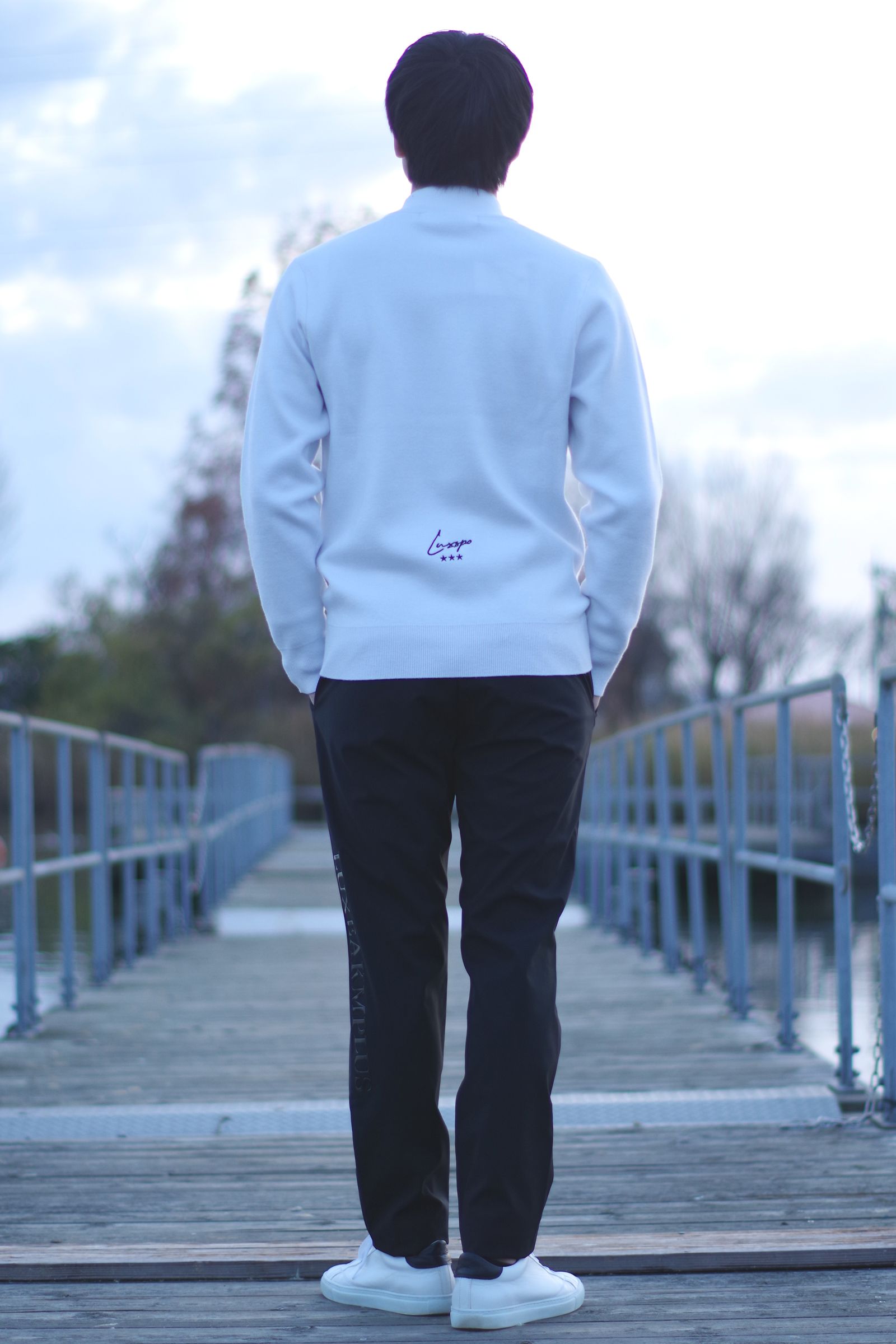 【LUXEAKMPLUS】 伸びるダウン！楽な着心地と程よいデザイン！