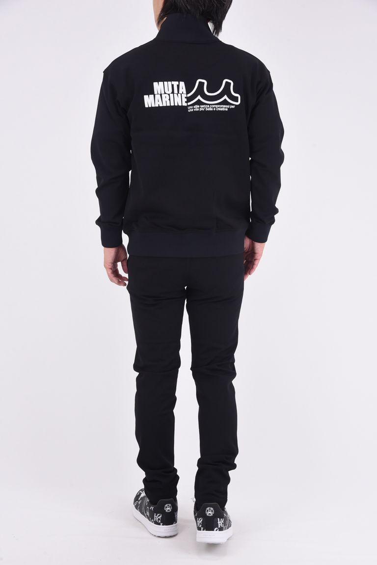 ※ブルゾンは別売りとなります。