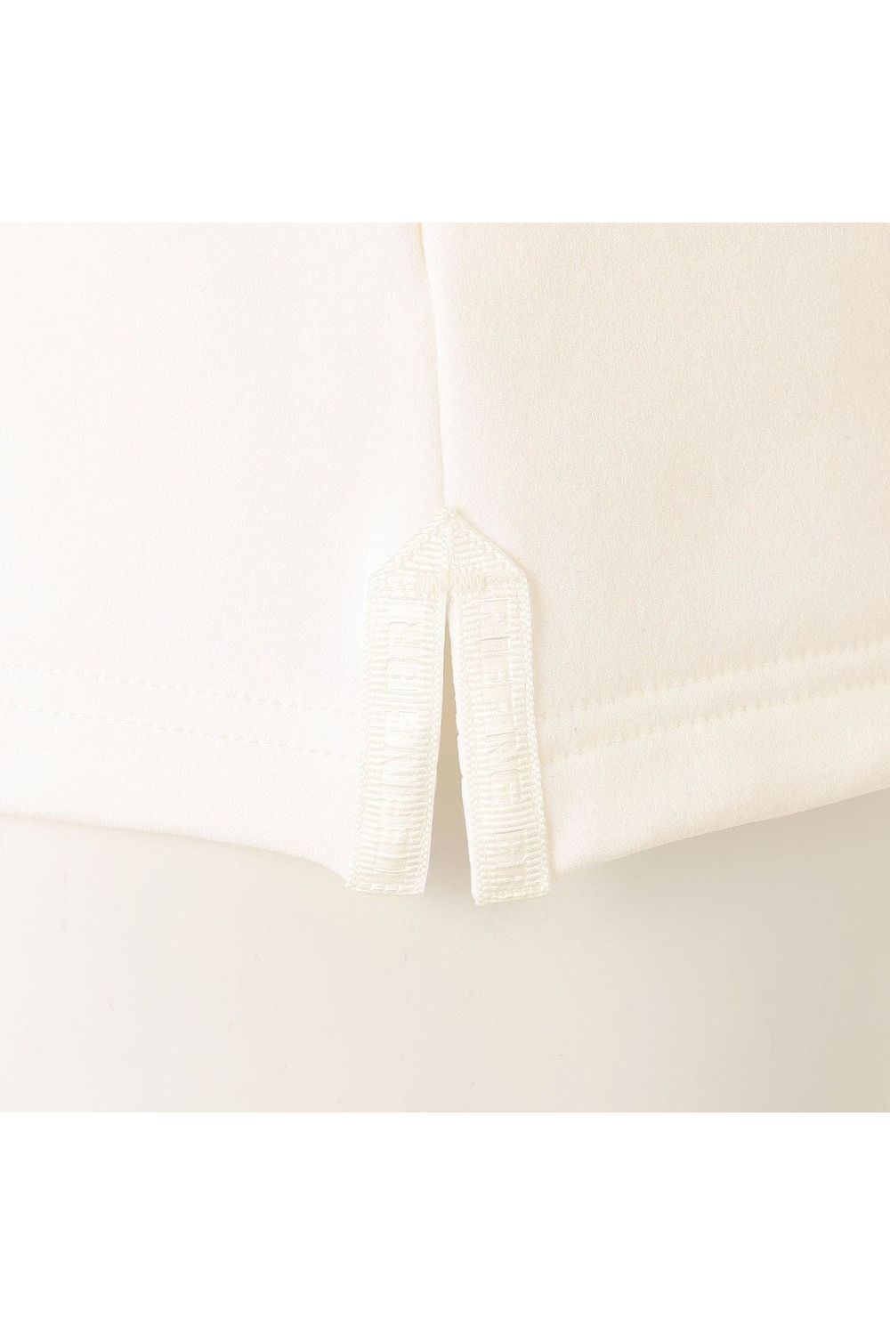 【26AW】【レディース】 WOMEN’S WARM LS HIGHNECK / 起毛素材 ブランドロゴ 長袖モックネックTシャツ (ホワイト)