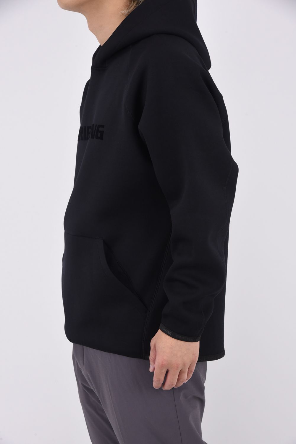 BRIEFING - MEN'S LOGO HOODIE / フロッキープリント ダンボール