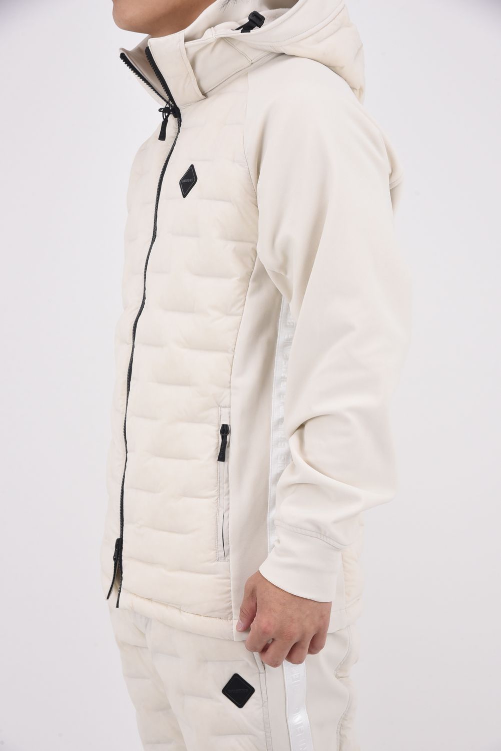 【25AW】 MEN'S HYBRID DOWN PARKA / ストレッチタフタ ダイヤモンドロゴ ハイブリッドダウンジップパーカー (ベージュ)