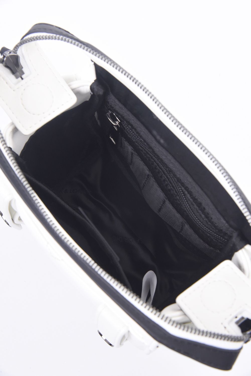 ETERNAL QUILTED 2-WAY BELT BAG / シンセティックレザー サークルスカル キルティング 2WAYウエストポーチ (ホワイト)