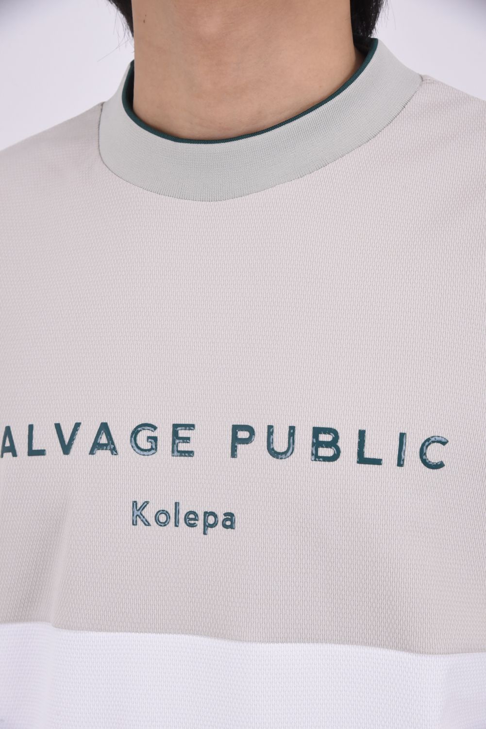 【26SS】 Kūlina Pohāpohā Bicolor Mockneck（Kolepa Stamp） / バイカラー ショートスリーブ モックネックTシャツ (グレージュ/ホワイト)