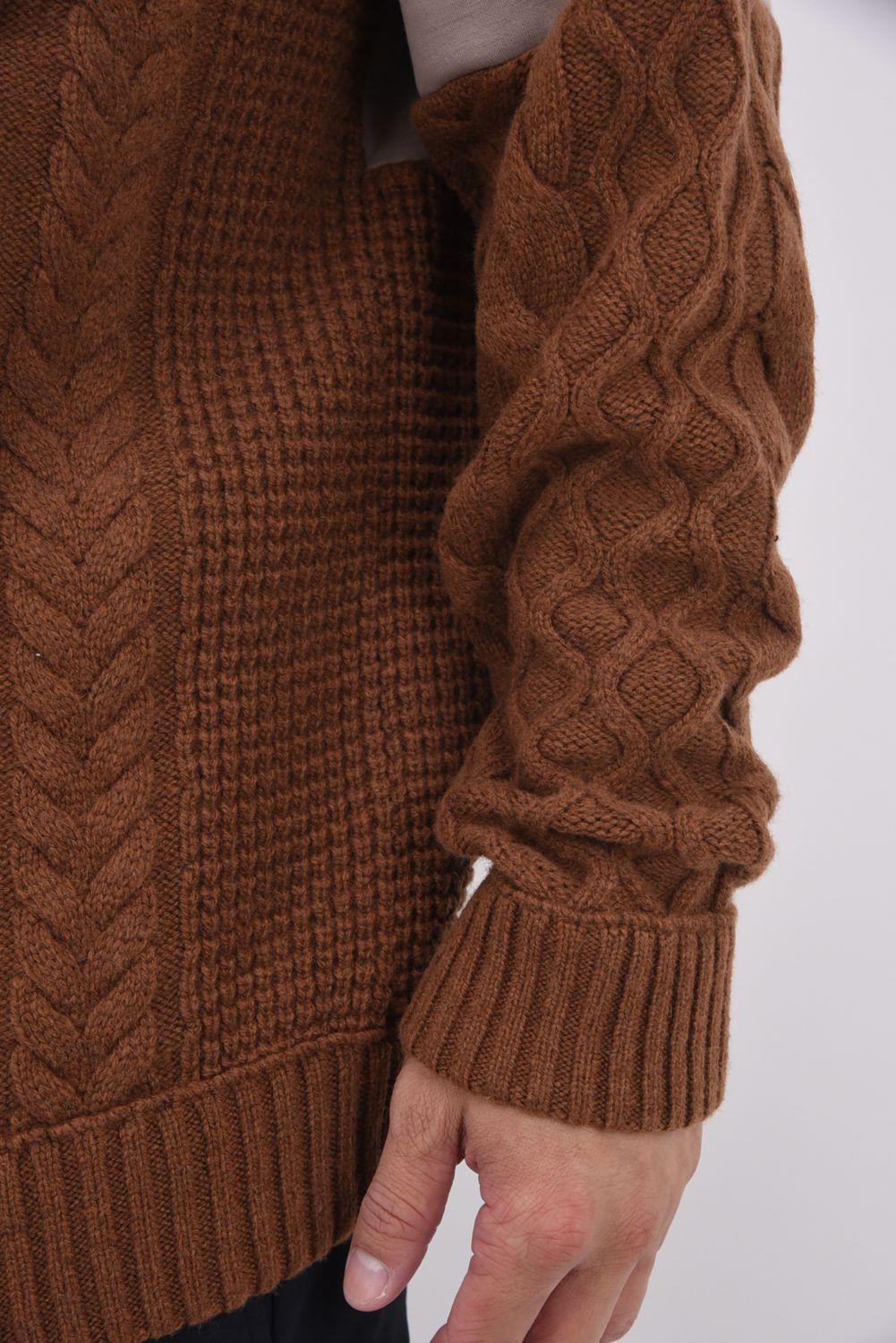 【25AW】【CDEシリーズ】 HBKT / ツートーン ロゴ刺繍 ハイブリッドプルオーバーニット (ブラウン)