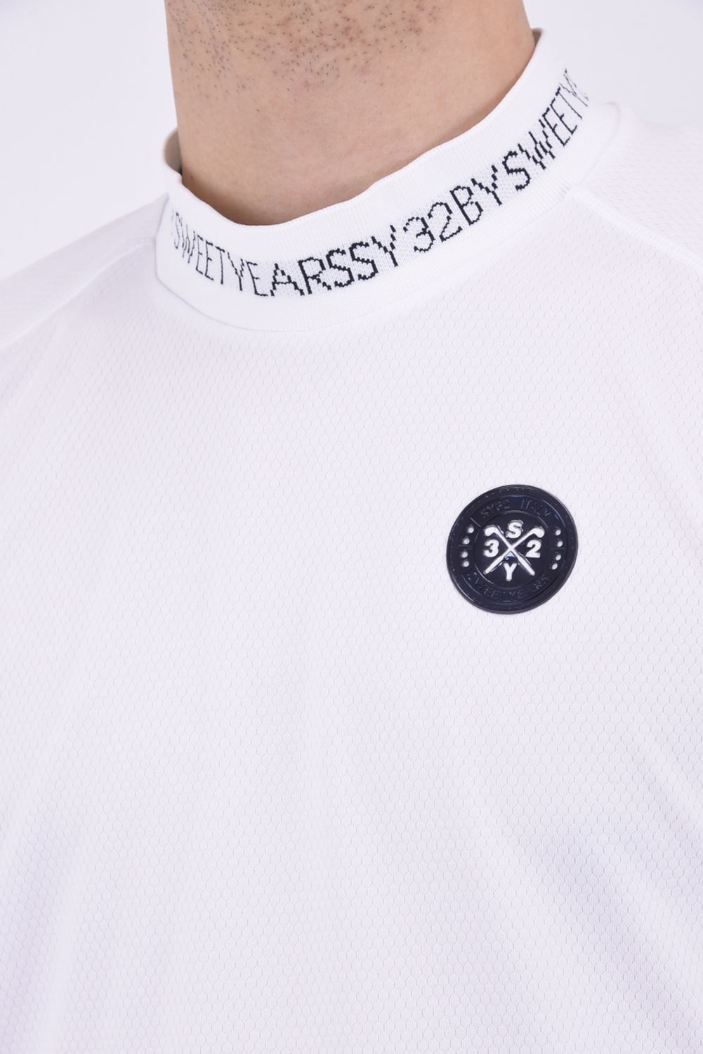 HONEYCOMB THERMOREGULATION MOCK / ワンポイントロゴ ハニカム ドライタッチ モックネック Tシャツ (ホワイト)
